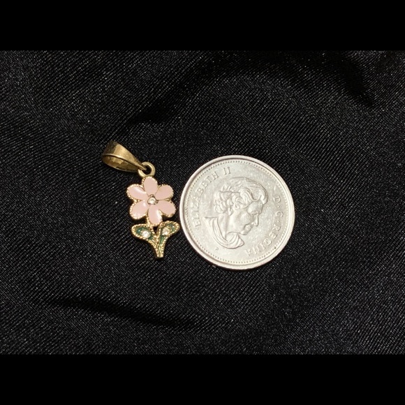 Gold plated flower pendant - Picture 1 of 2